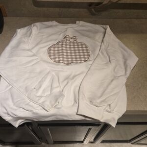 White Sweatshirt with Plaid Pumpkin Design